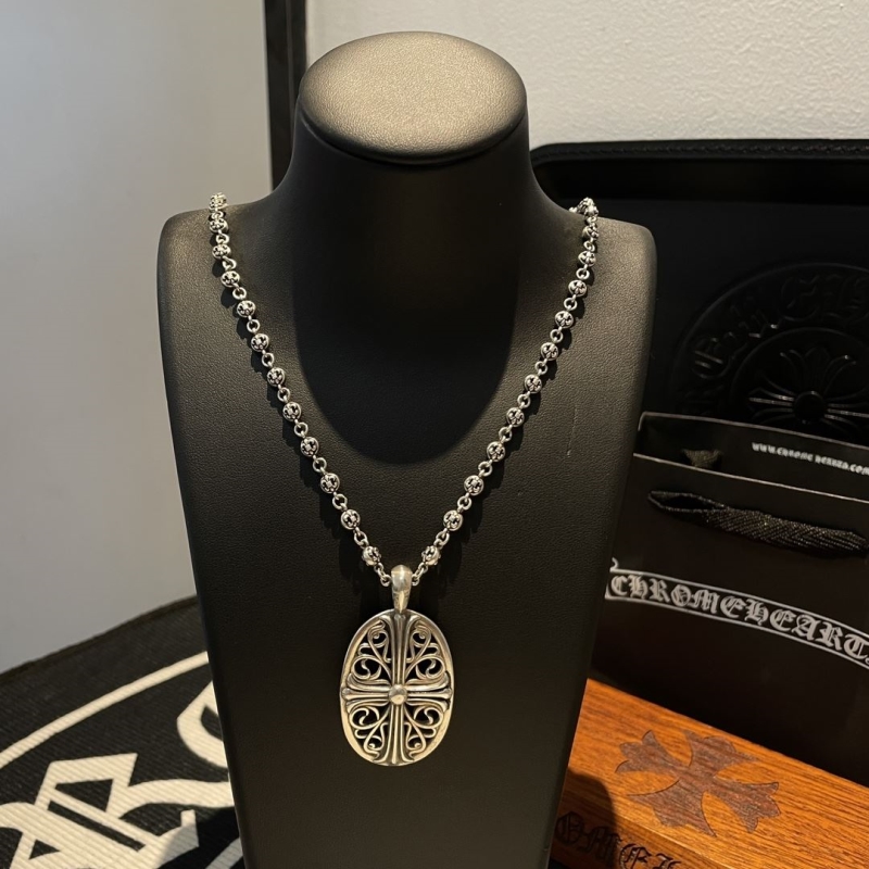 Ch*0me He**ts necklaces